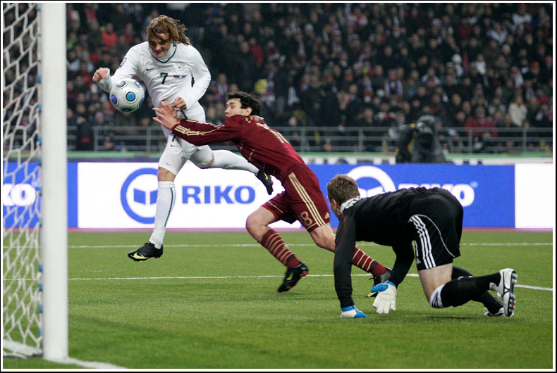 Файл:Russia Slovenia 2009.jpg