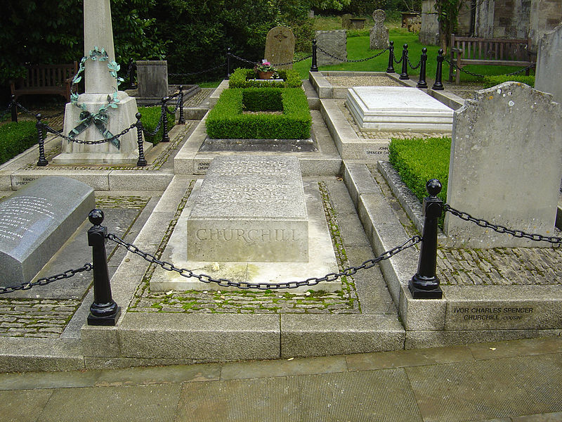 Файл:Churchills Grave.jpg