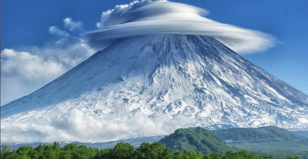 Файл:Lenticular cloud-5.jpg