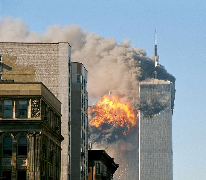 Файл:-UA Flight 175 hits WTC.jpeg