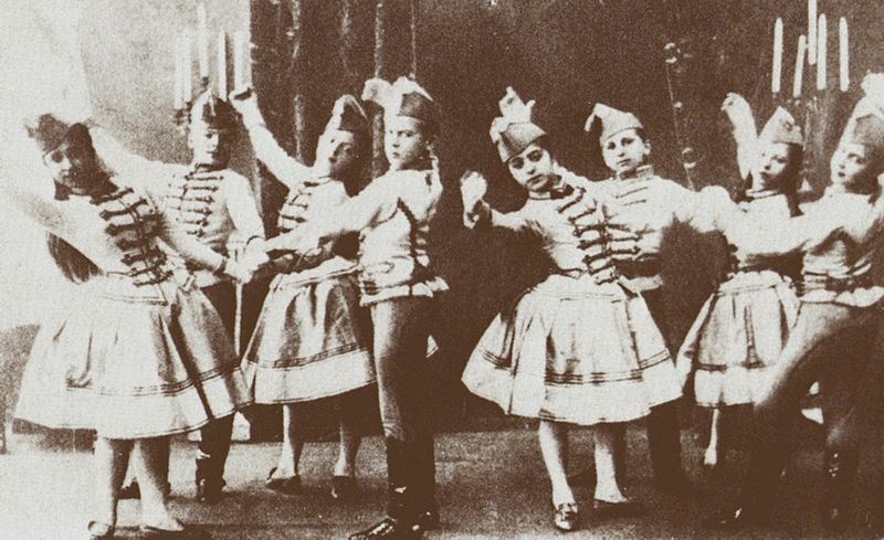 Файл:Paquita -Children's Polonaise & Mazurka -circa 1900.jpg