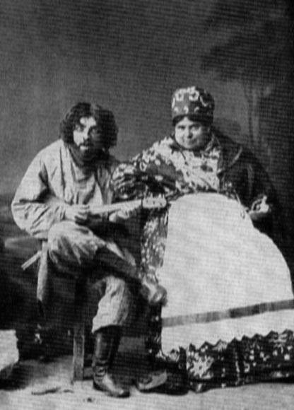 Файл:Sariot&DLeonova.jpg