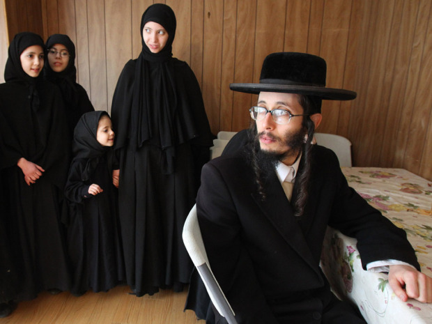 Файл:Lev-tahoor-in-niqab-and-beard.jpg