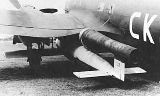 Файл:Fieseler Fi103 debajo de un Heinkel 111.jpg
