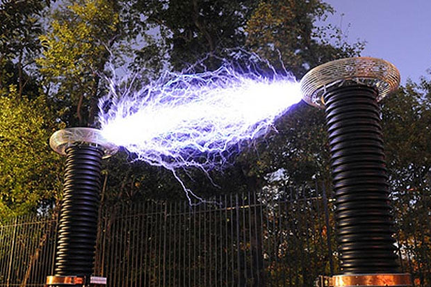 Файл:Tesla transformator-13.jpg