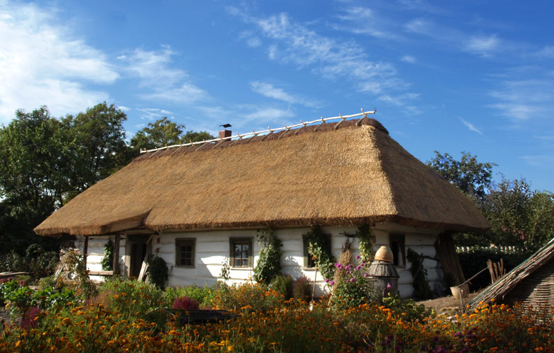 Файл:Украинская хата.jpg