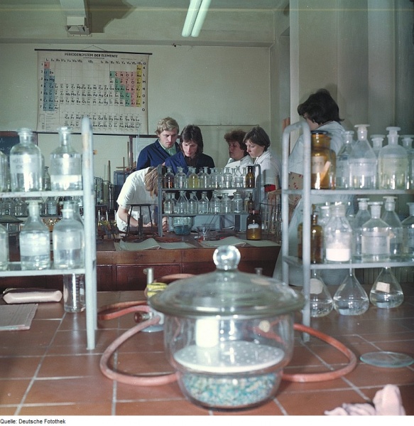 Файл:ChemLaboratory.jpg