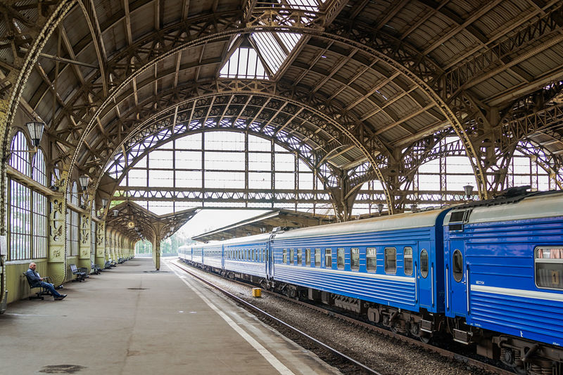 Файл:Platforms&train.jpg