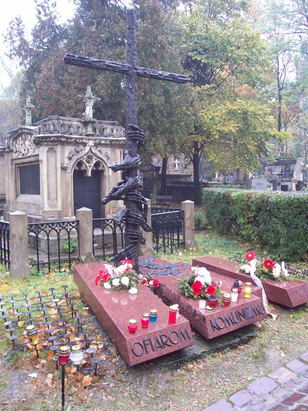 Файл:Pomnik ofiar komunizmu.jpg