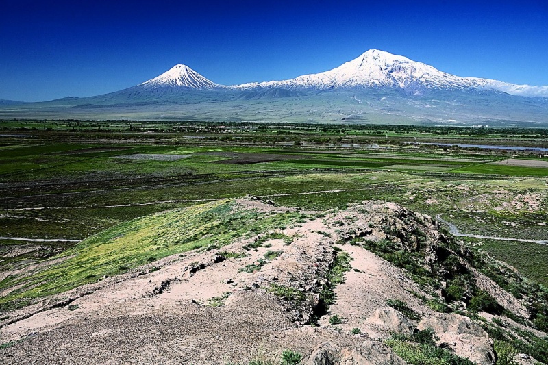 Файл:Double Peaked Ararat.jpg